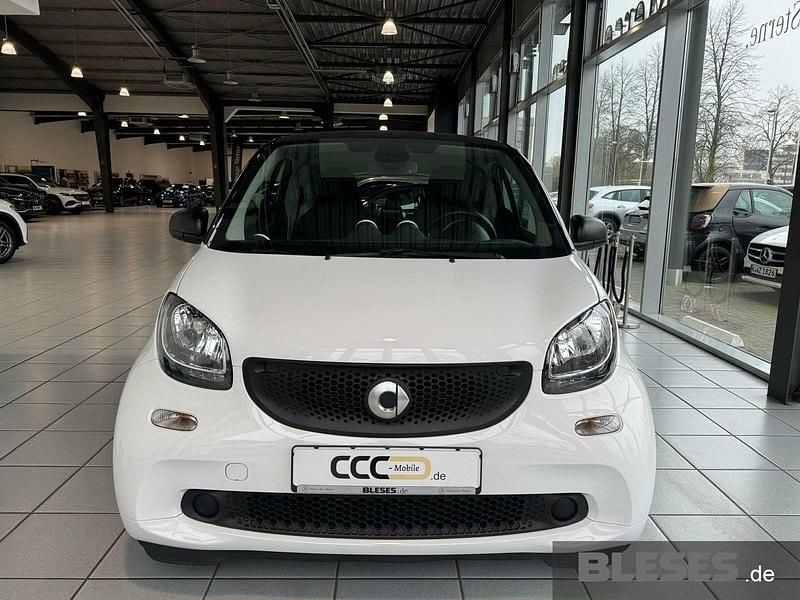 Gebraucht Smart ForTwo Coupé 71 PS (52 kW) 2018 Bodypanels in white Coupé