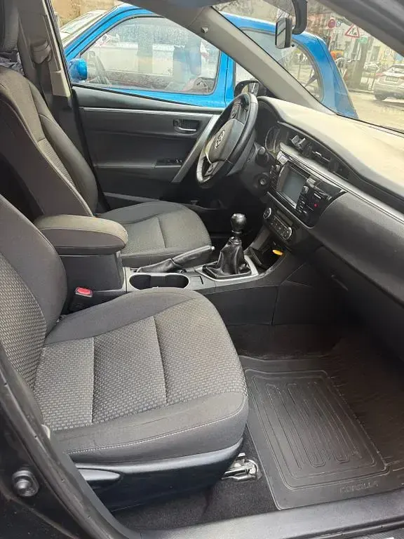 Gebraucht Toyota Corolla Executive 132 PS (97 kW) 2016 Schwarz Limousine
