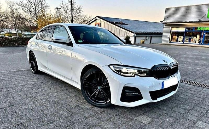 Gebraucht BMW 320 M Sport 190 PS (139 kW) 2021 Weiß Limousine