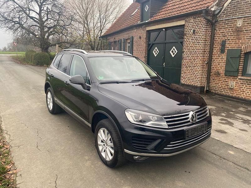 Schwarz Gebraucht 2017 VW Touareg S SUV | 13.390 € (Guter Preis) - Bild 1/4