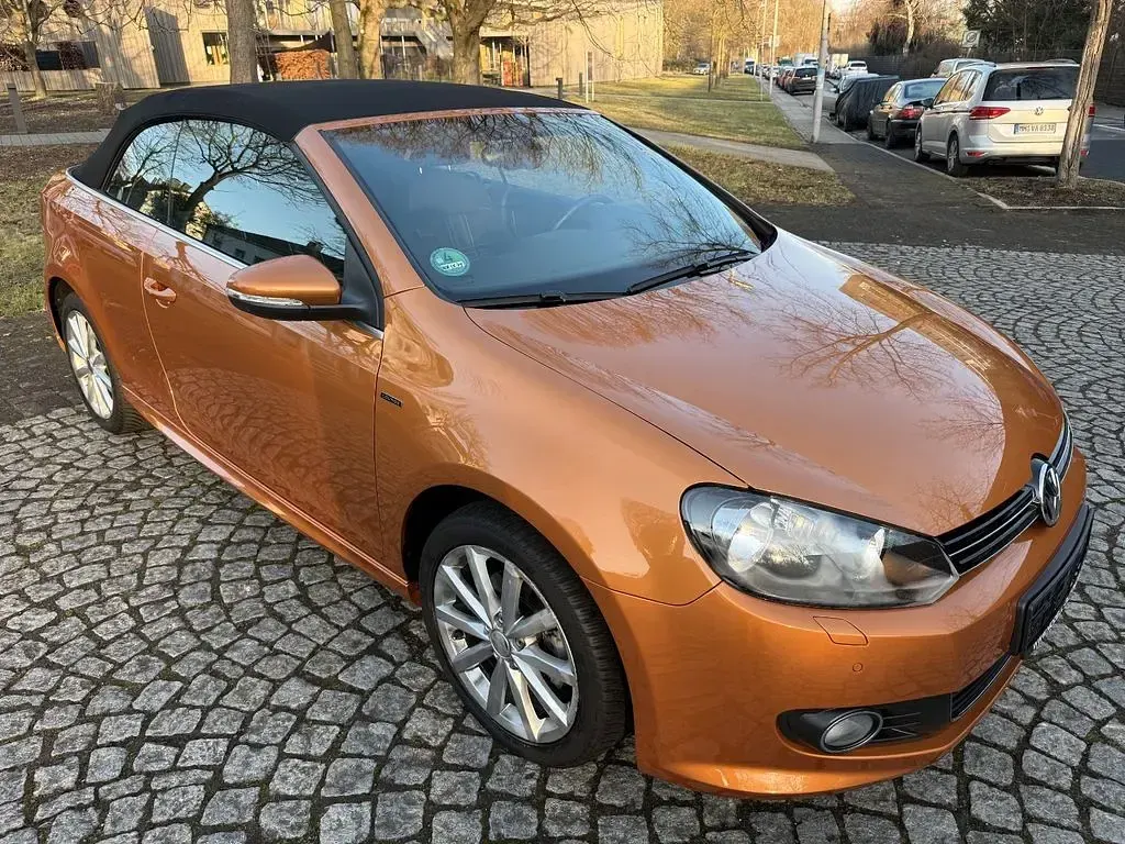 Gebraucht VW Golf Cabriolet LOUNGE 105 PS (77 kW) 2016 Gold Cabrio