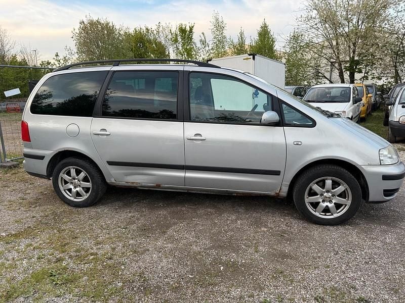 Gebraucht VW Sharan 131 PS (96 kW) 2003 Silber Van / Kleinbus