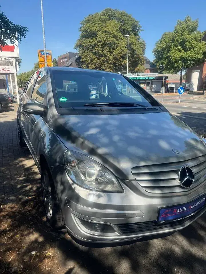 Gebraucht Mercedes B180 109 PS (80 kW) 2007 Silber Van / Kleinbus