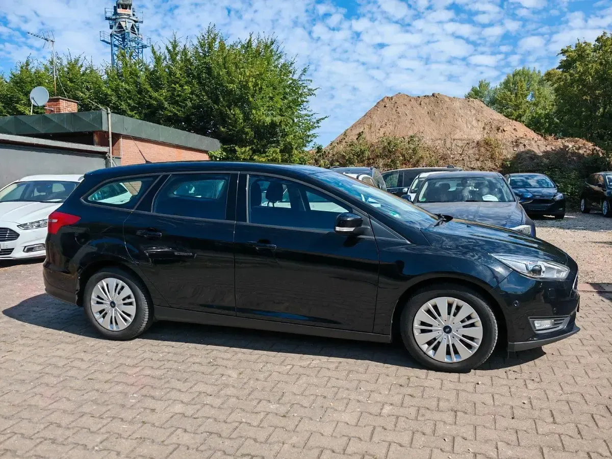 Gebraucht Ford Focus Business Edition 120 PS (88 kW) 2016 Schwarz Kombi