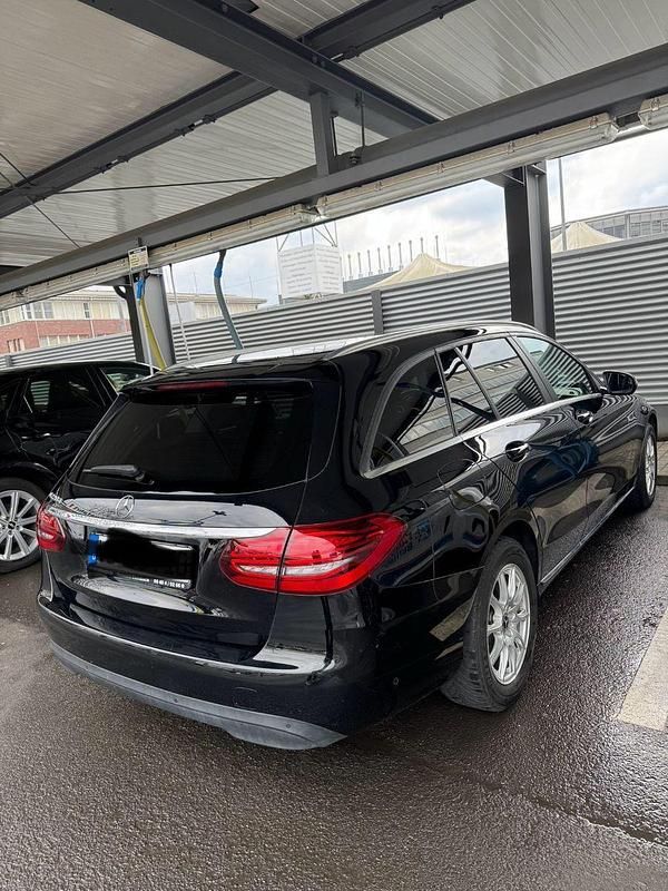 Gebraucht Mercedes C220 194 PS (142 kW) 2019 Schwarz Kombi