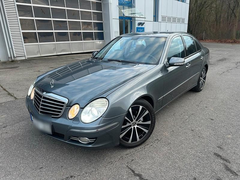Grau Gebraucht 2008 Mercedes E280 Limousine | 4.900 € (Guter Preis) - Bild 1/4