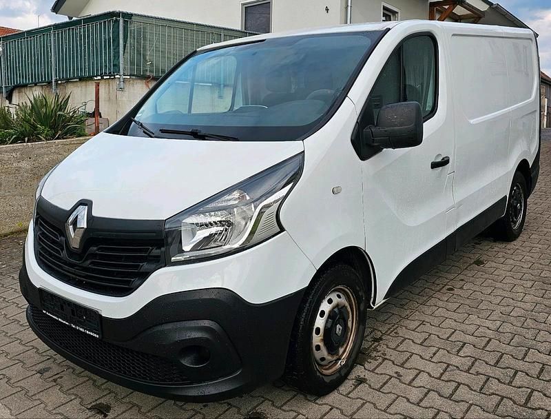 Gebraucht Renault Trafic 95 PS (69 kW) 2017 Weiß Van / Kleinbus