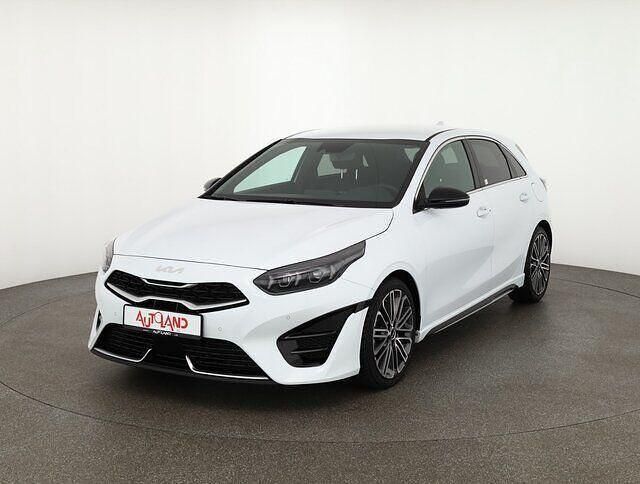 Weiß Gebraucht 2023 Kia Ceed 2 Limousine | 26.900 € (Etwas zu teuer) - Bild 1/4