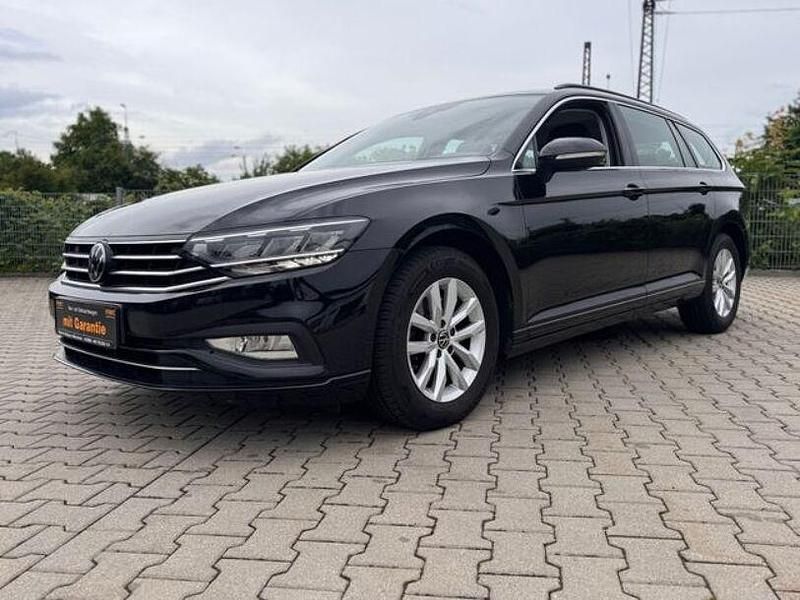 Schwarz Gebraucht 2022 VW Passat Business Kombi | 16.999 € (Fairer Preis) - Bild 1/4