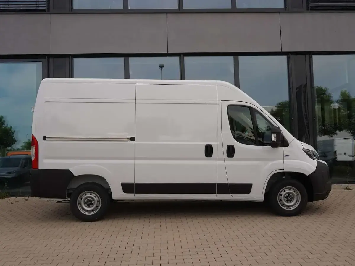 Neu Opel Movano 140 PS (102 kW) 2025 Weiß Van