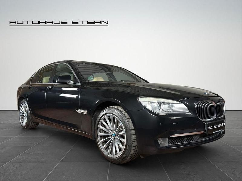 Schwarz Gebraucht 2011 BMW 750 Performance Limousine | 16.990 € (Fairer Preis) - Bild 1/4