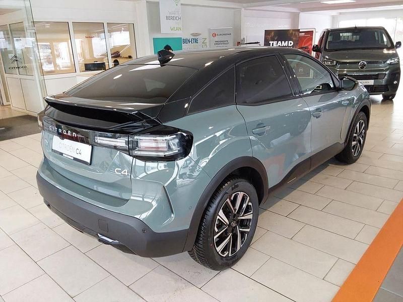 Neu Citroën C4 145 PS (106 kW) 2026 Grün SUV