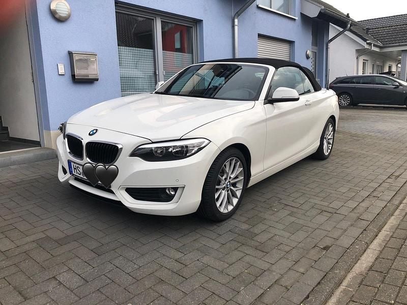 Weiß Gebraucht 2015 BMW 318 M Sport Cabrio | 9.800 € (Fairer Preis) - Bild 1/4