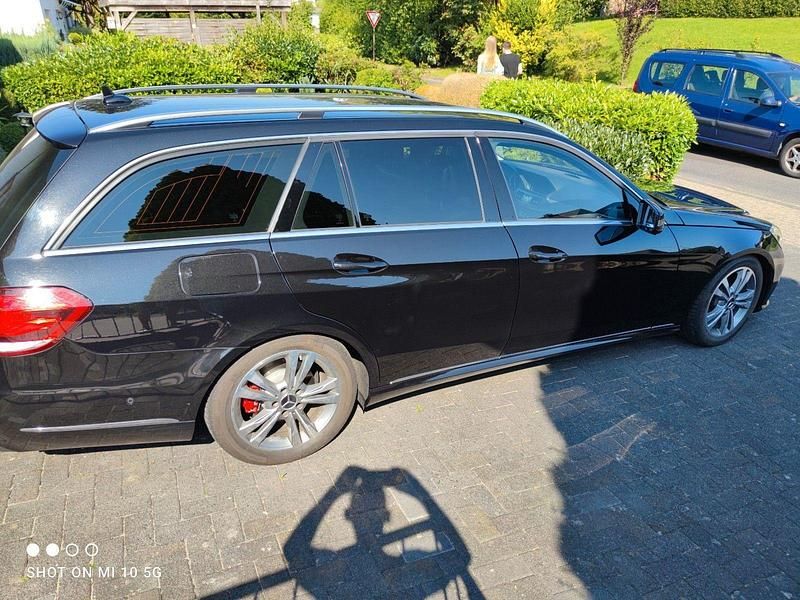 Gebraucht Mercedes E350 Avantgarde 258 PS (189 kW) 2015 Schwarz Kombi