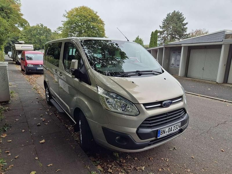 Gebraucht Ford Tourneo Titanium 125 PS (91 kW) 2013 Van / Kleinbus