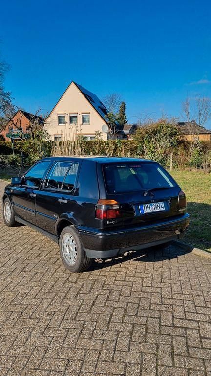 Gebraucht VW Golf III 75 PS (55 kW) 1997 Schwarz Limousine