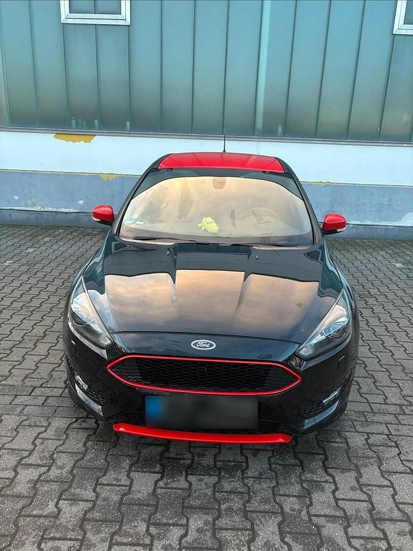 Second-hand Ford Focus ST-Line 150 CP (110 kW) 2017 Negru Berlinǎ