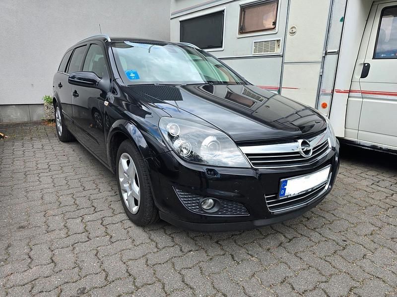 Gebraucht Opel Astra 140 PS (102 kW) 2008 Schwarz Kombi