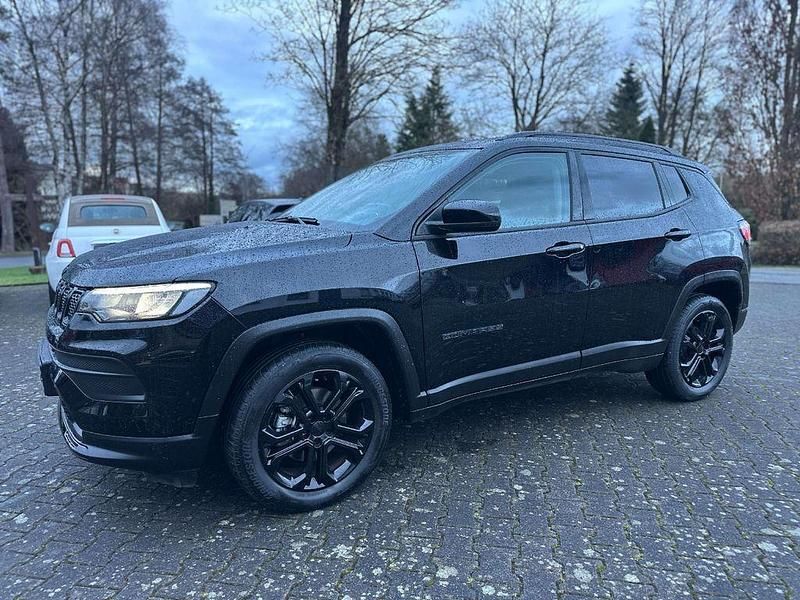 Black clear coat Gebraucht 2023 Jeep Compass Night Eagle SUV | 24.990 € (Superpreis) - Bild 1/4