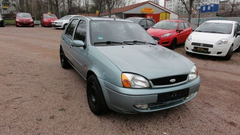 Grün Gebraucht 2001 Ford Fiesta Ghia Kleinwagen | 480 € (Superpreis) - Bild 1/4