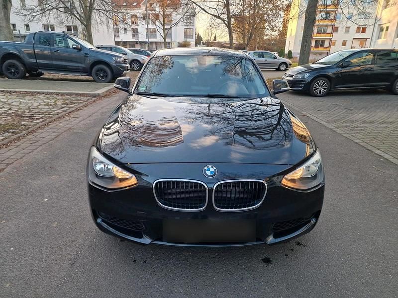 Gebraucht BMW 118 143 PS (105 kW) 2012 Schwarz Kleinwagen
