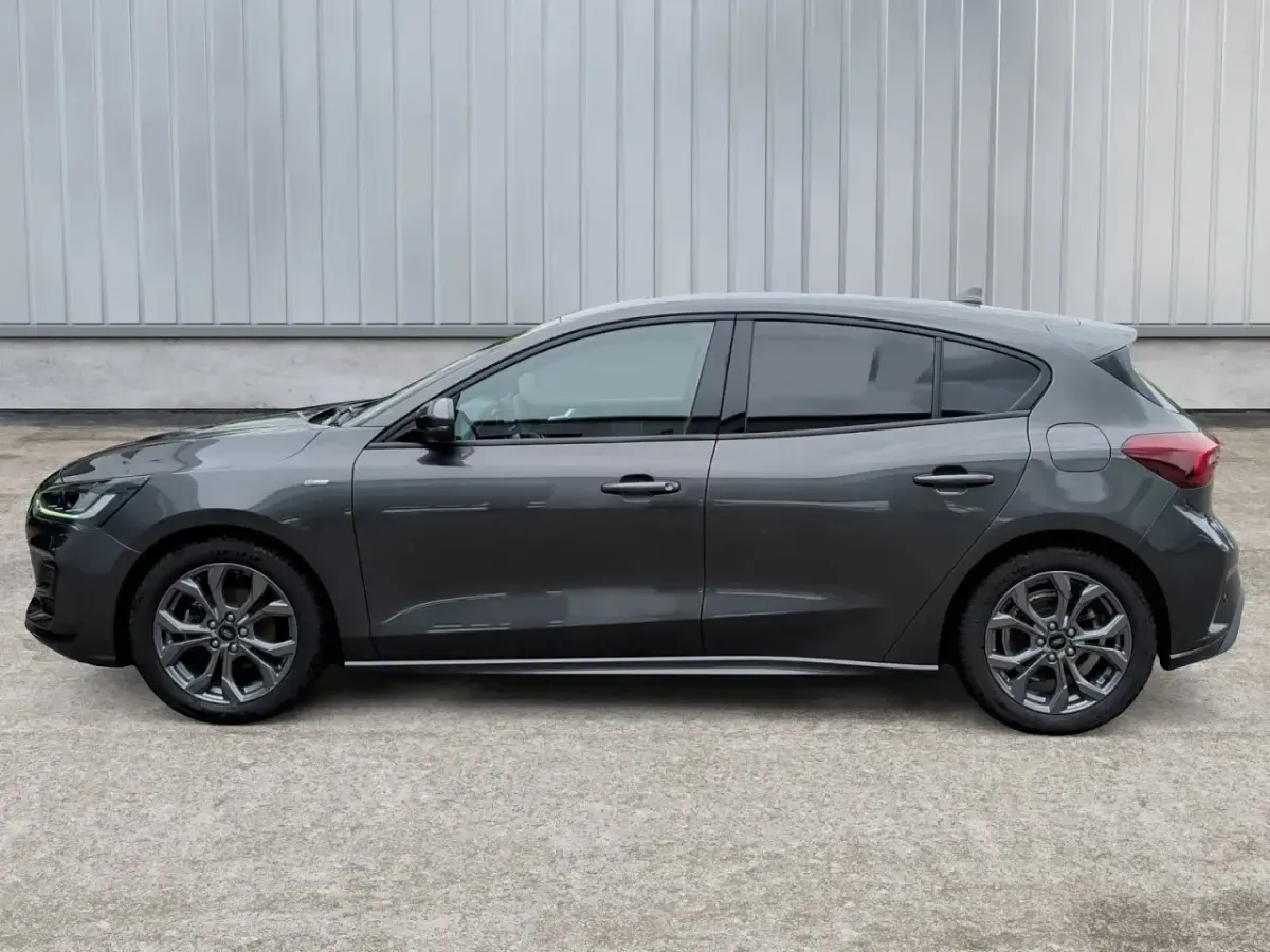 Gebraucht Ford Focus ST-Line 125 PS (91 kW) 2024 Grau Limousine