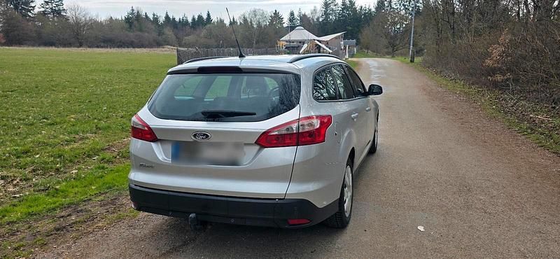 Gebraucht Ford Focus Trend 116 PS (85 kW) 2013 Silber Kombi