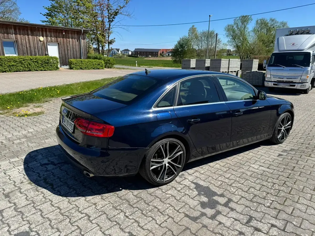 Gebraucht Audi A4 190 PS (139 kW) 2008 Blau Limousine