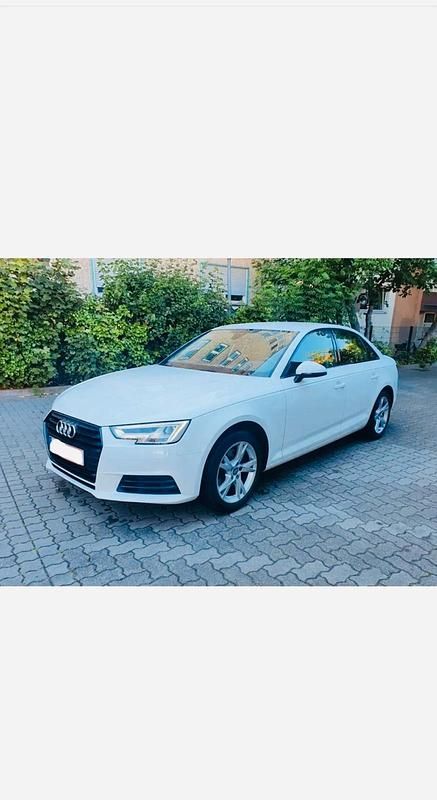 Weiß Gebraucht 2017 Audi A4 Limousine | 11.000 € (Superpreis) - Bild 1/4