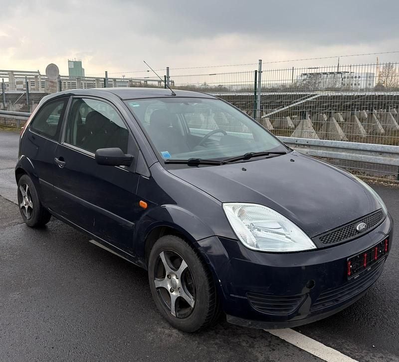 Gebraucht Ford Fiesta 60 PS (44 kW) 2005 Blau Kleinwagen