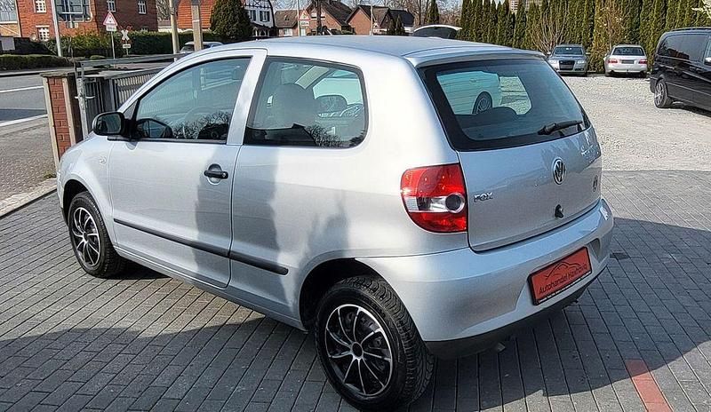 Gebraucht VW Fox Basis 54 PS (39 kW) 2007 Silber Kleinwagen