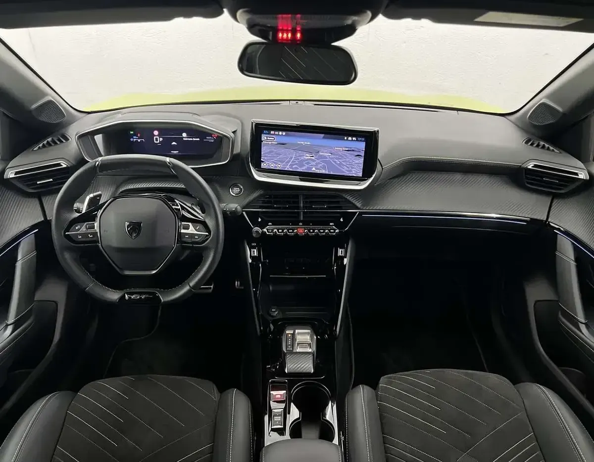 Neu Peugeot 208 GT 136 PS (100 kW) 2025 Agueda gelb Kleinwagen