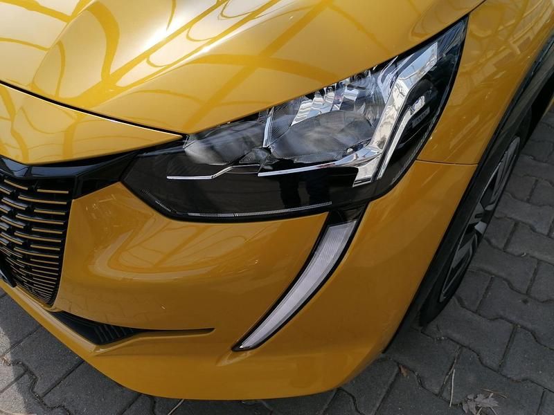Gebraucht Peugeot e-208 Active 100 kW (136 PS) 2021 Gelb Kleinwagen