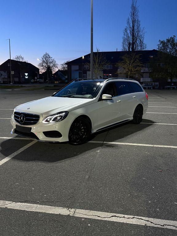 Gebraucht Mercedes E350 AMG line 258 PS (189 kW) 2014 Weiß Limousine