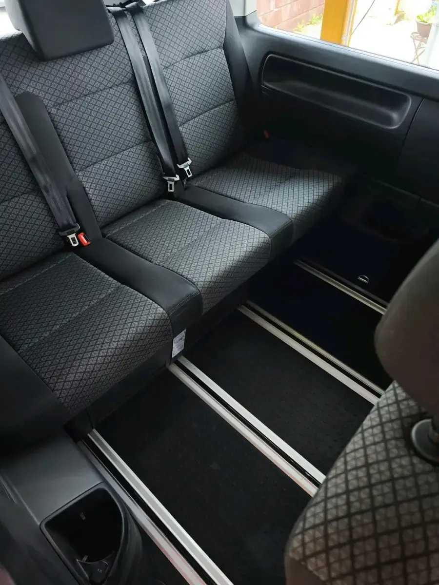 Gebraucht VW Multivan 110 PS (80 kW) 2021 Braun Van / Kleinbus