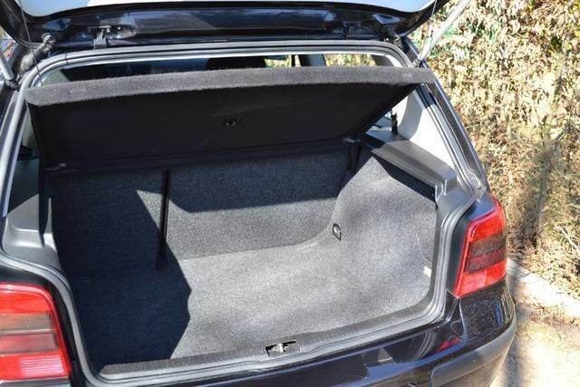 Gebraucht VW Golf IV Edition 139 PS (102 kW) 2001 Schwarz metallic Kleinwagen