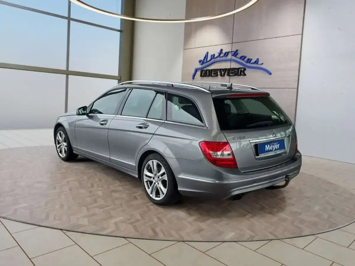 Gebraucht Mercedes C180 Avantgarde 156 PS (114 kW) 2013 Palladiumsilber  metalliclack Kombi