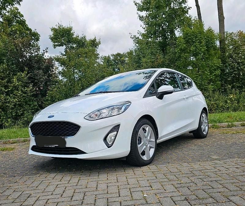 Weiß Gebraucht 2020 Ford Fiesta Kleinwagen | 8.900 € (Guter Preis) - Bild 1/4