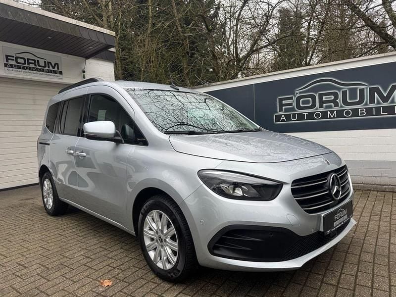 Gebraucht Mercedes T180 131 PS (96 kW) 2023 Silber Van / Kleinbus