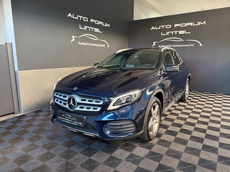 Blau Gebraucht 2017 Mercedes GLA180 AMG line SUV | 20.999 € (Fairer Preis) - Bild 1/4