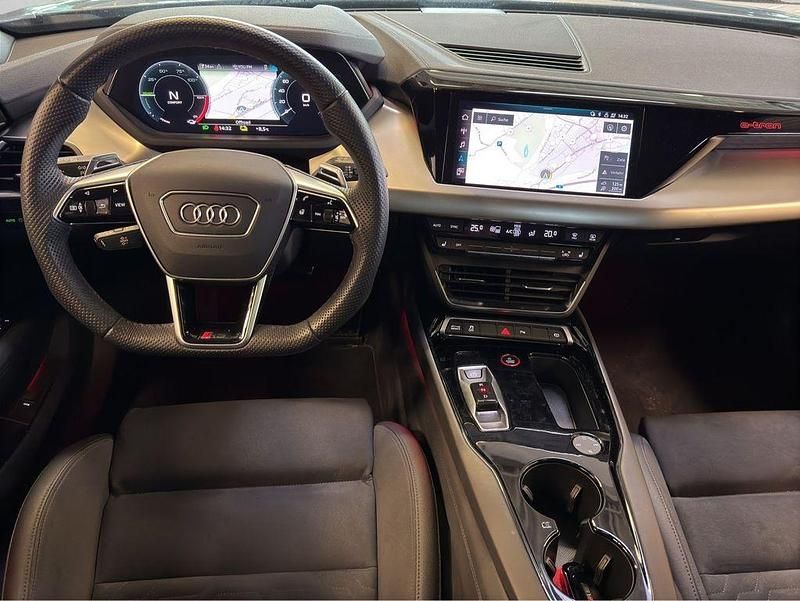 Gebraucht Audi e-tron GT quattro Sport 439 kW (598 PS) 2023 Grau Limousine