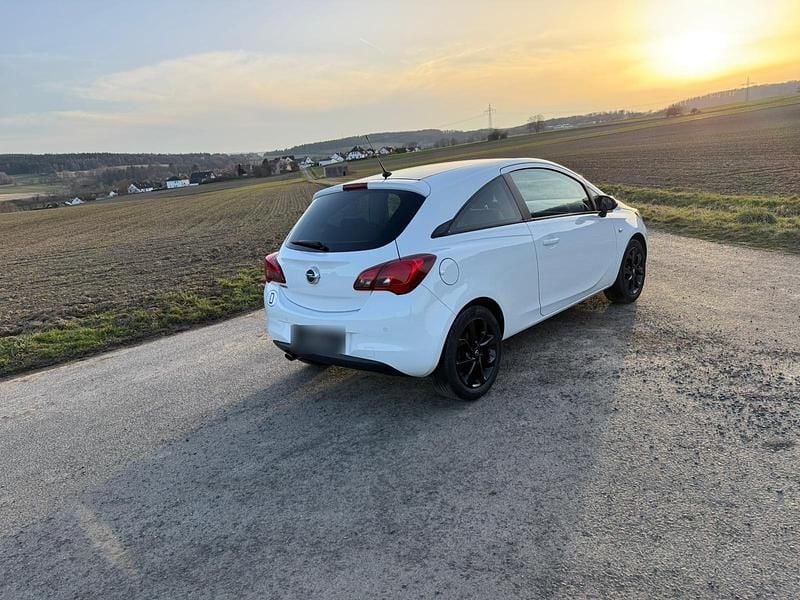 Gebraucht Opel Corsa 90 PS (66 kW) 2016 Weiß Kleinwagen