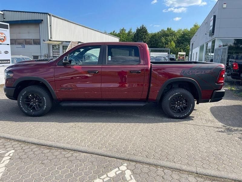 Neu Dodge Ram 420 PS (308 kW) 2025 Octane red Pickup