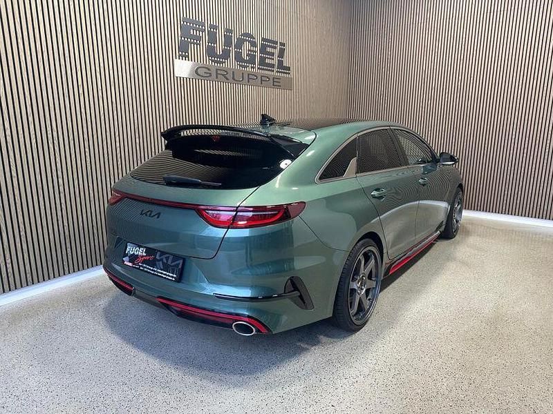 Gebraucht Kia ProCeed Sport 204 PS (150 kW) 2023 Experience green met. Kombi