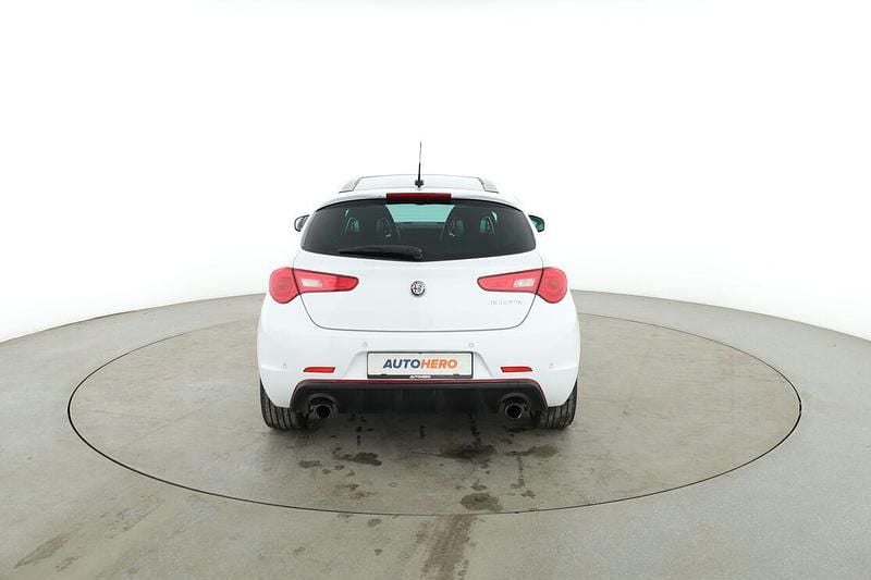 Gebraucht Alfa Romeo Giulietta Veloce 241 PS (177 kW) 2018 Weiß Limousine