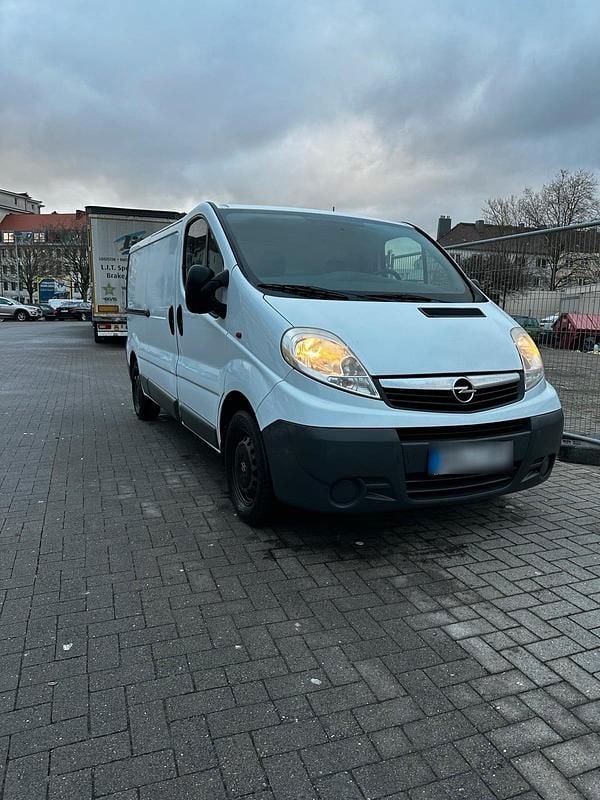 Gebraucht Opel Vivaro 114 PS (83 kW) 2012 Weiß Van / Kleinbus