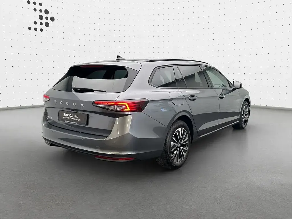 Gebraucht Skoda Superb Selection 204 PS (150 kW) 2025 Graphitegrau metallic Kombi