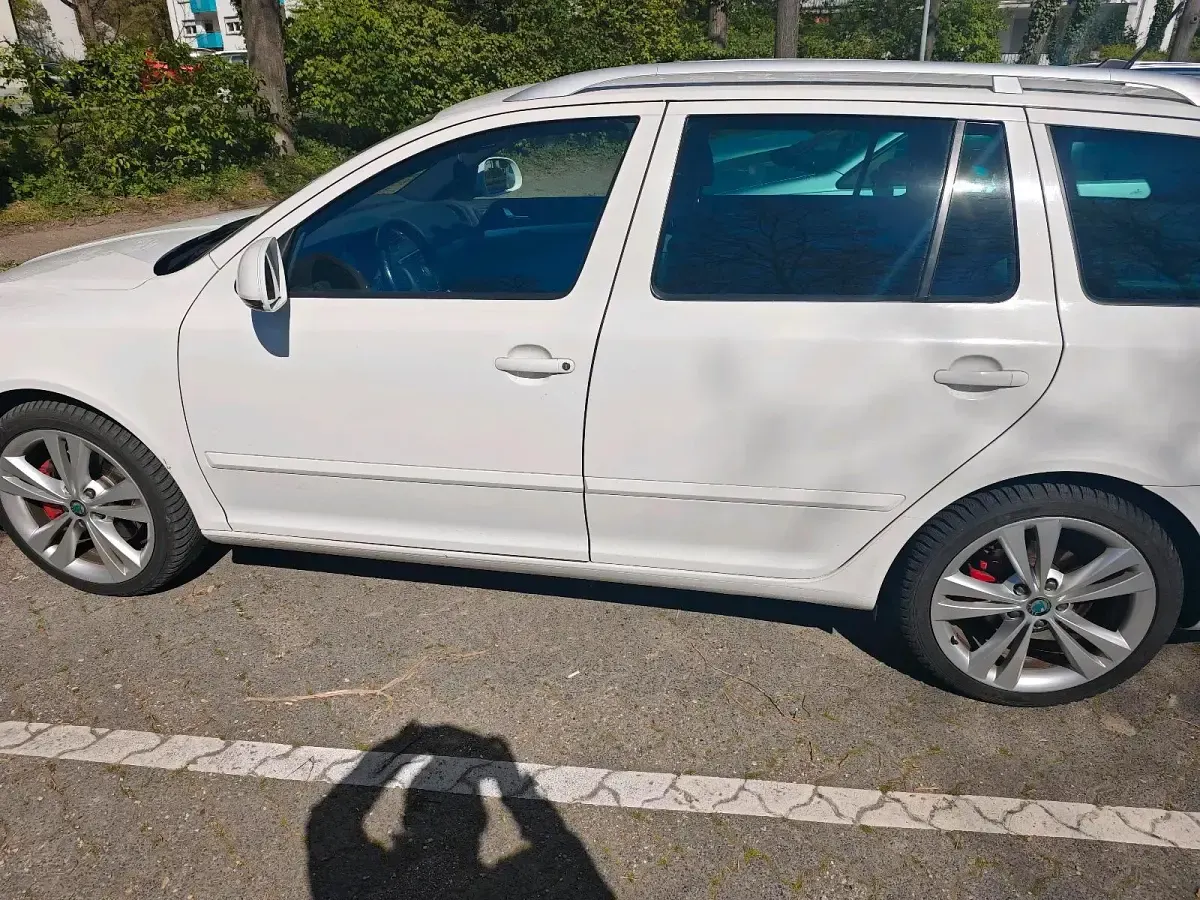 Gebraucht Skoda Octavia RS 200 PS (147 kW) 2011 Weiß Kombi
