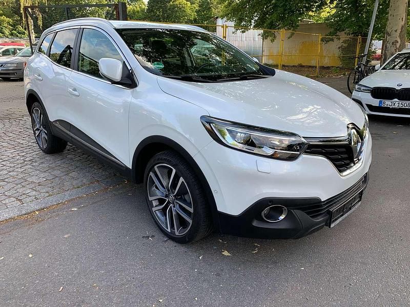 Parlament weiss Gebraucht 2018 Renault Kadjar Collection SUV | 12.999 € (Guter Preis) - Bild 1/4