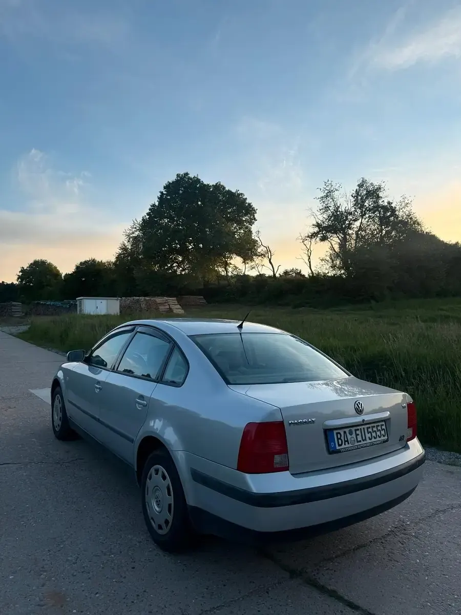 Gebraucht VW Passat 125 PS (91 kW) 1999 Grau Limousine